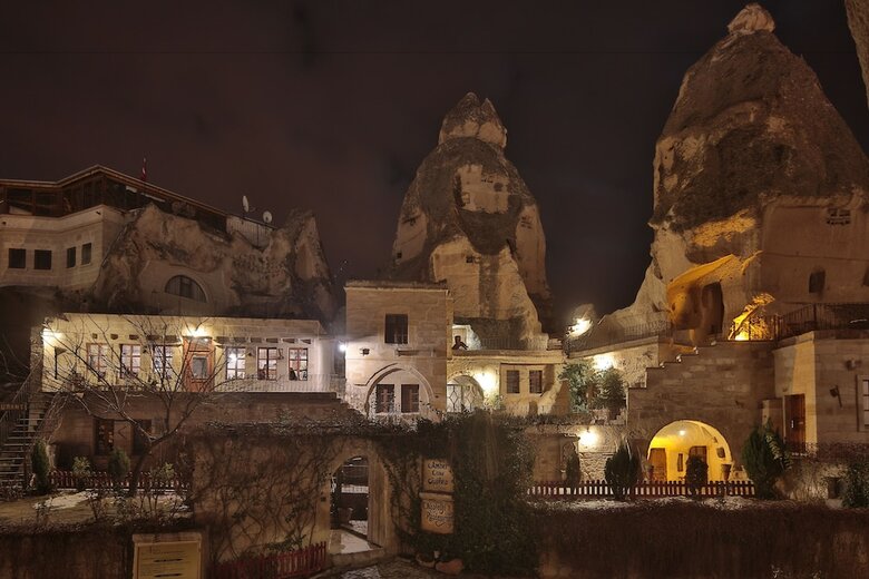 Hotel Amber Cave Suites