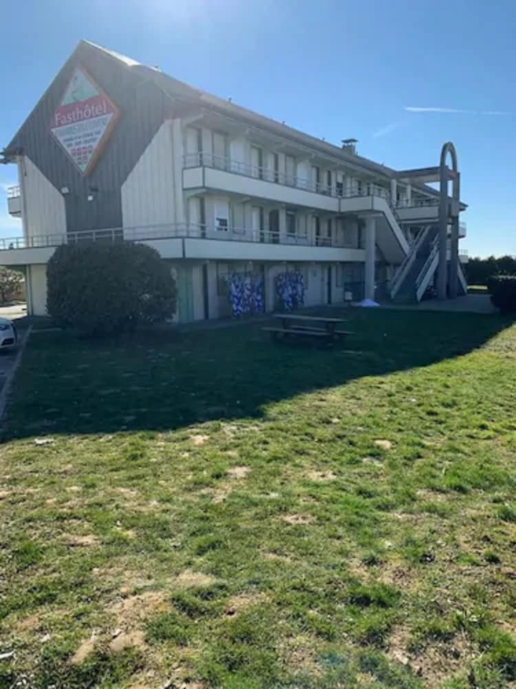Fasthotel Roissy - Saint-witz