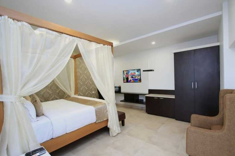 Hotel Ni Ambaari Suites