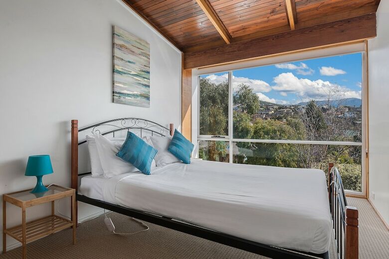 Long Beach House Apartments Sandy Bay
