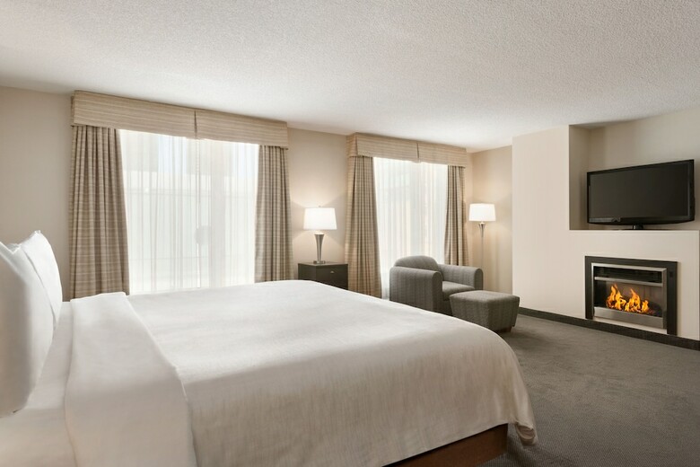 Hotel Embassy Suites Montr�al By Hilton