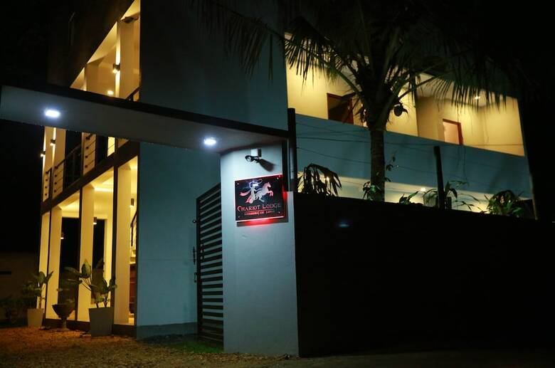 Hotel Chariot Lodge