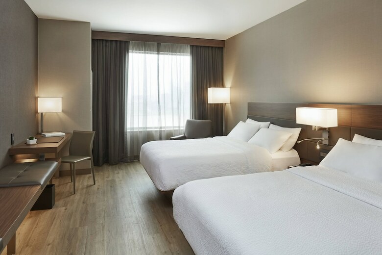 AC Hotel Cincinnati At The Banks