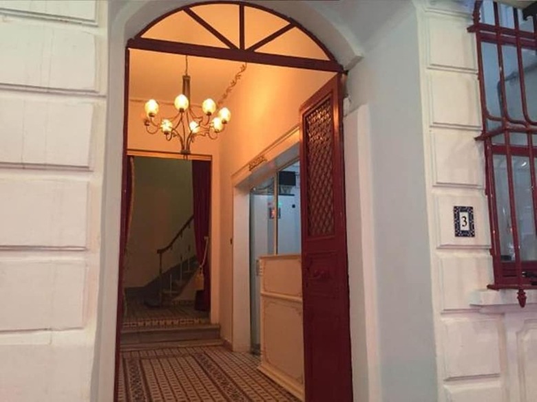 Hutsuite Hotel