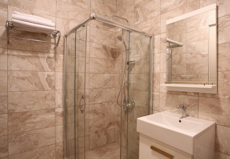 Hutsuite Hotel