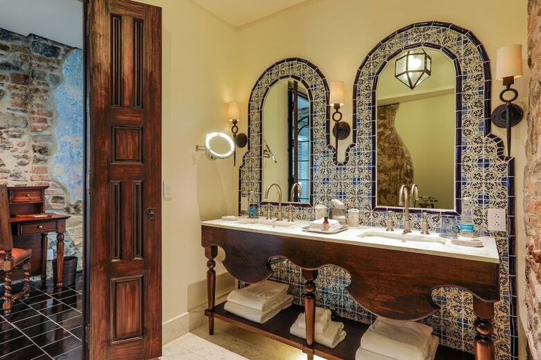 Azul Talavera Hotel