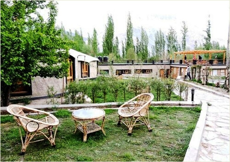 Hotel Mystique Meadows Earth Homes