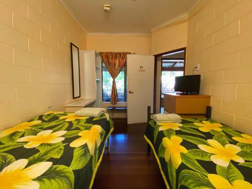 Cooktown Motel / Pams Place Hostel