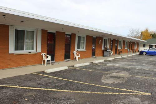 Colonial Motel