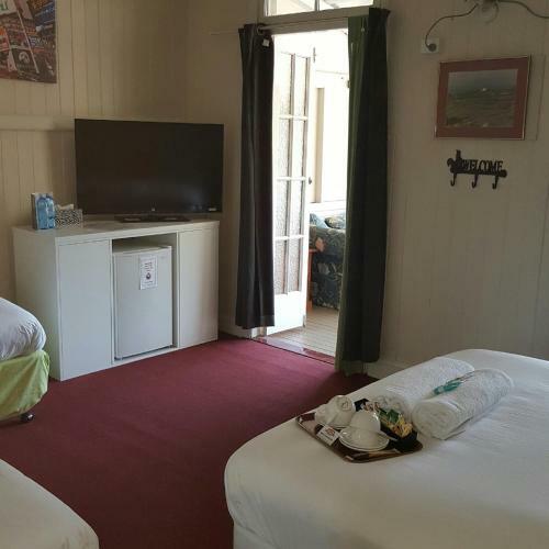 Joes Waterhole Hotel
