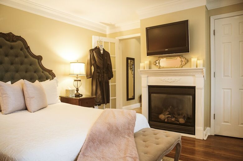 Biltmore Village Inn Bed And Breakfast
