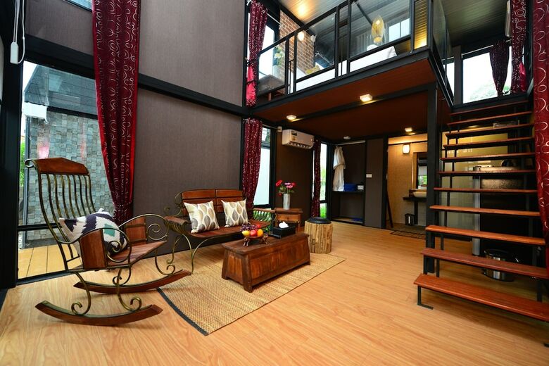 Bukit Pool Villas