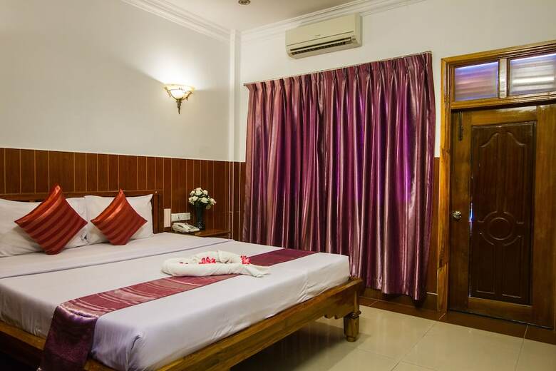 Botoum Hotel