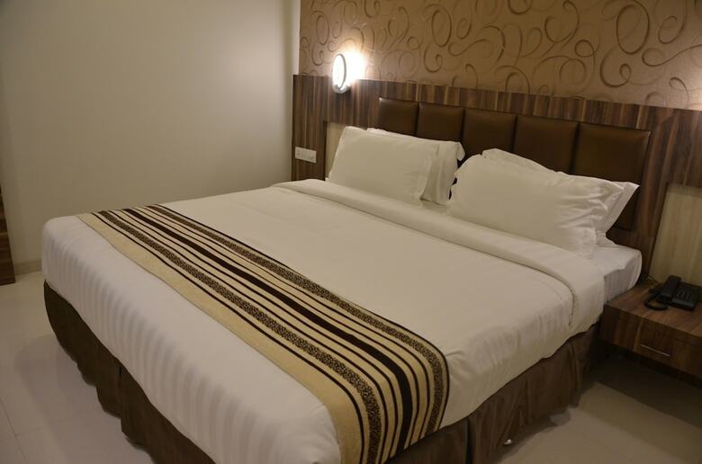 Hotel Vits Sagar Plaza, Pune Chakan