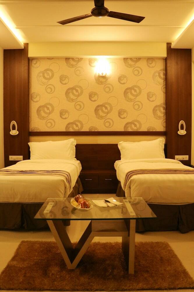 Hotel Vits Sagar Plaza, Pune Chakan