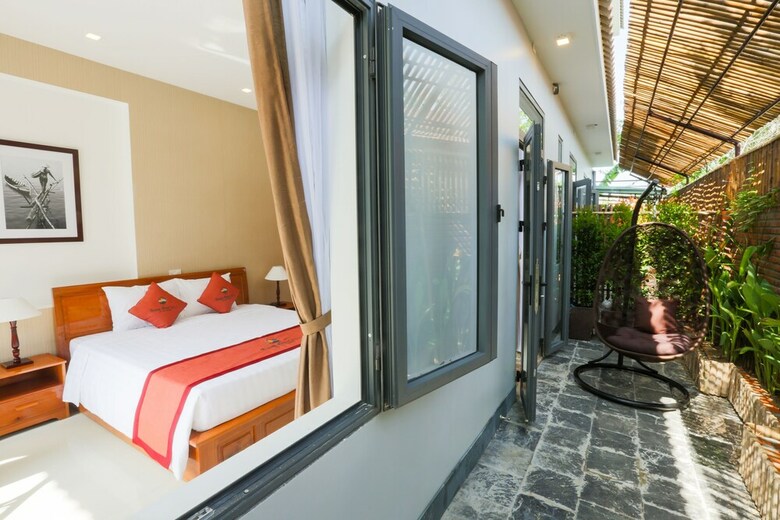 Hotel Serene River Villa