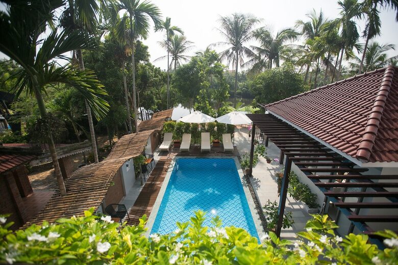 Hotel Serene River Villa