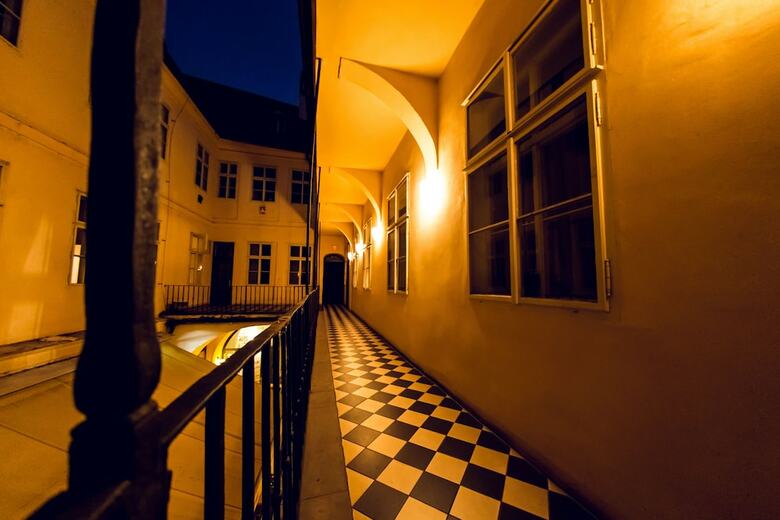 Three Golden Crowns Apartments