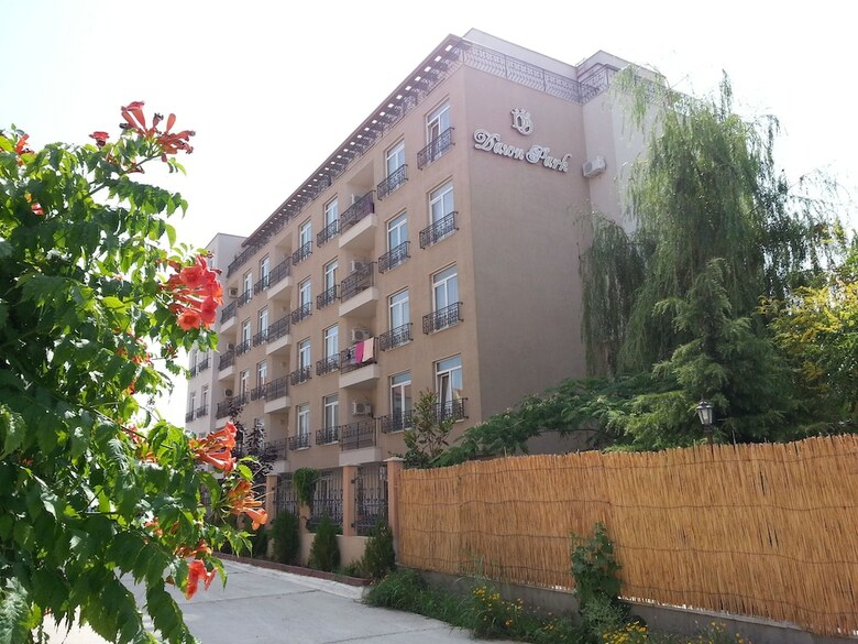 Menada Dawn Park Apartments