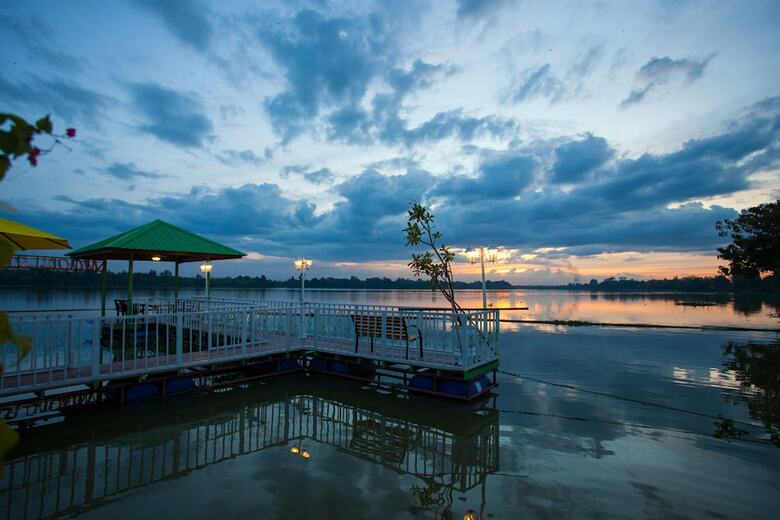 Hotel Bluemoon Riverside Resort