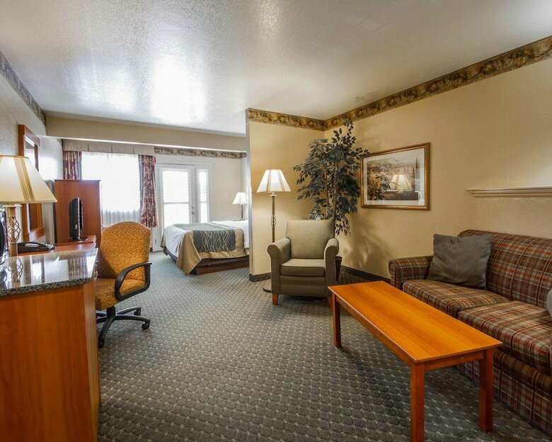 Hotel Comfort Inn & Suites