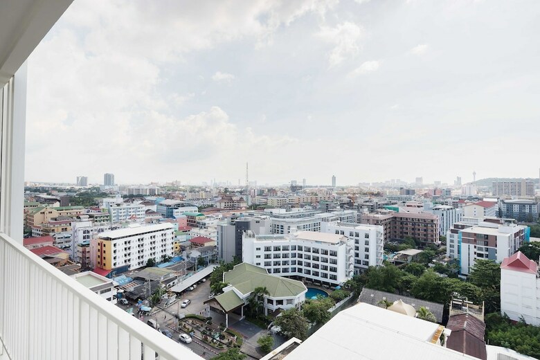 The Base Central Pattaya By Favstay