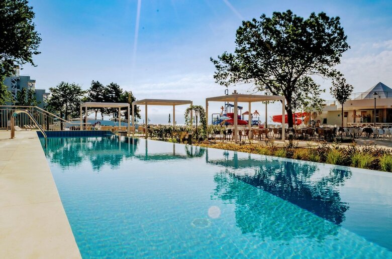 Maritim Paradise Blue Hotel & Spa