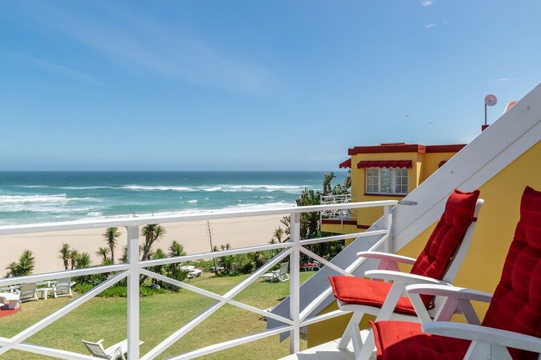 Hotel Haus Am Strand On The Beach