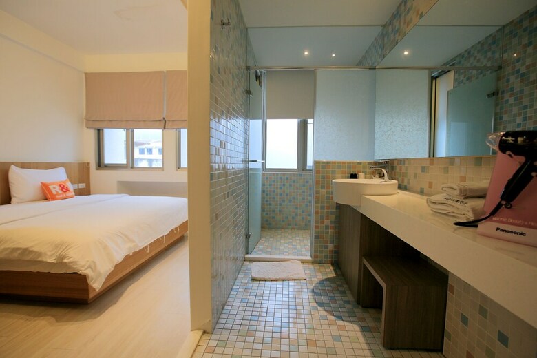 Station 100m B&B