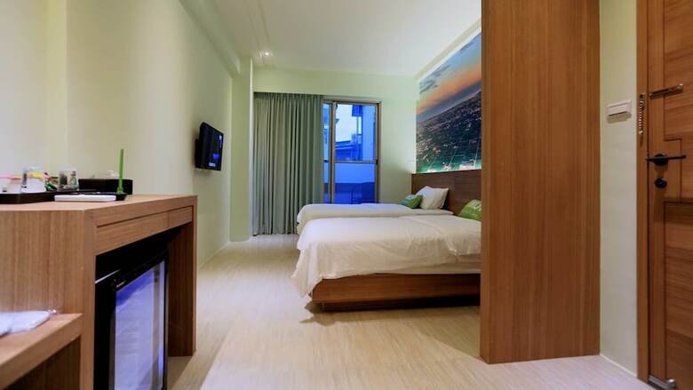Station 100m B&B