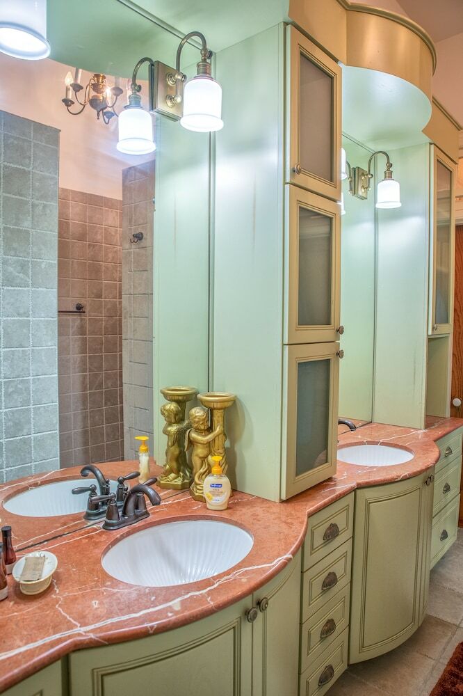 Mcmillan Inn Bed And Breakfast