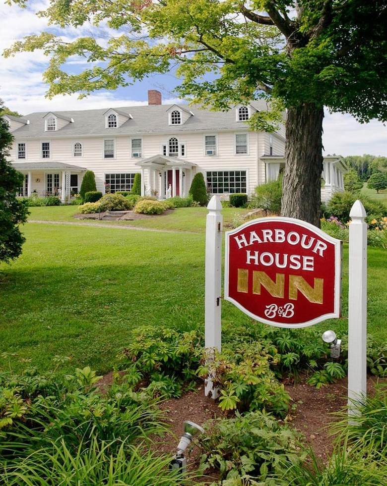 Bed & Breakfast Harbour House Inn