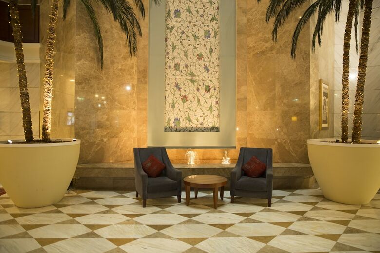 Pearl City Suites By Gemstones