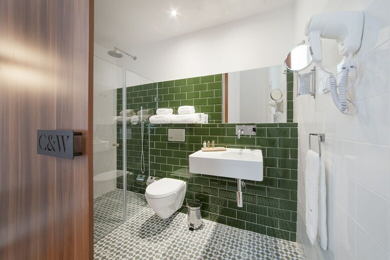 Hotel Cheese & Wine Suites