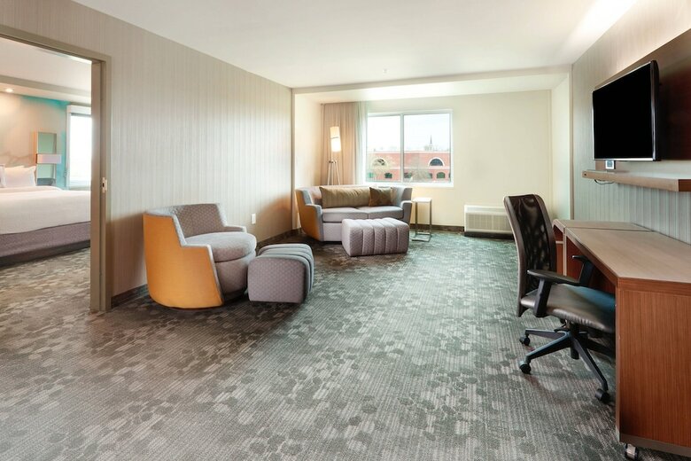 Hotel Courtyard By Marriott Rome