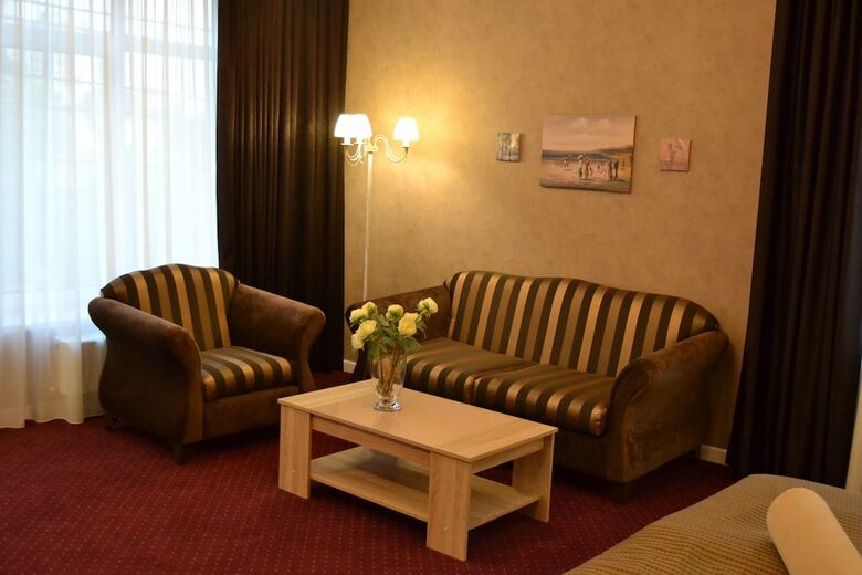 Ajur Hotel