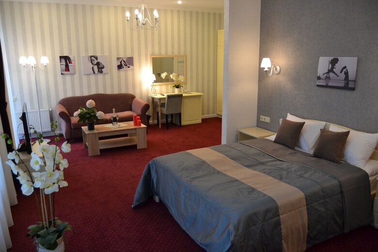 Ajur Hotel