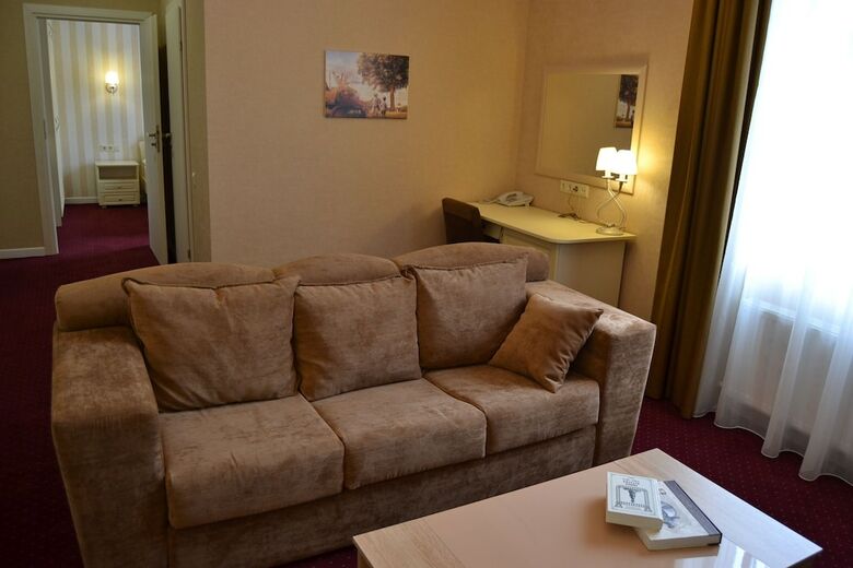 Ajur Hotel