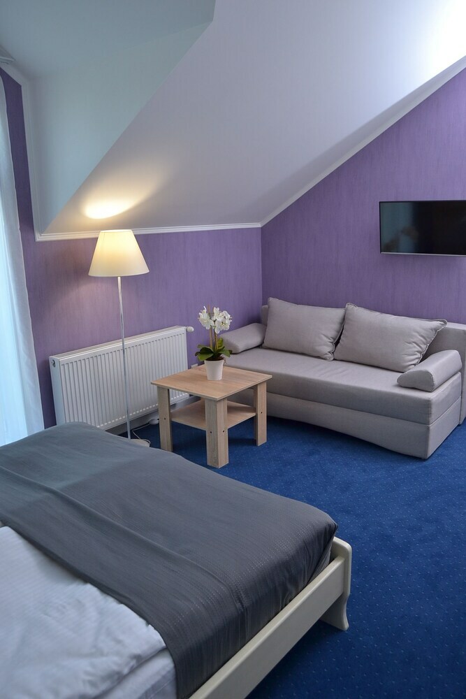 Ajur Hotel