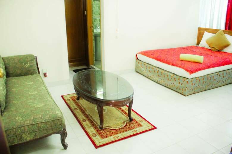 Hotel White House Guest House