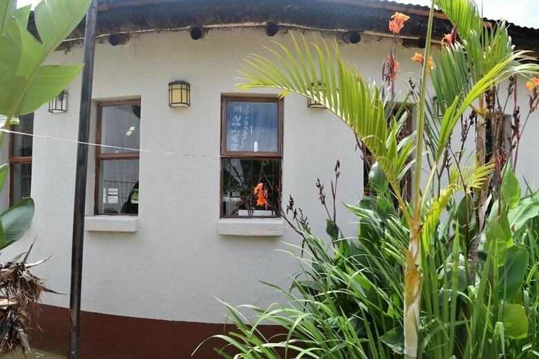 Hostal Sheris Lodge And Backpackers