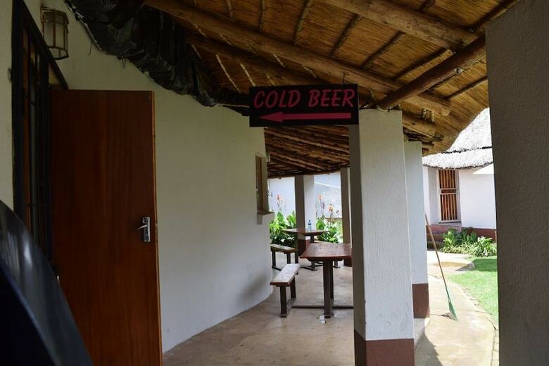 Hostal Sheris Lodge And Backpackers