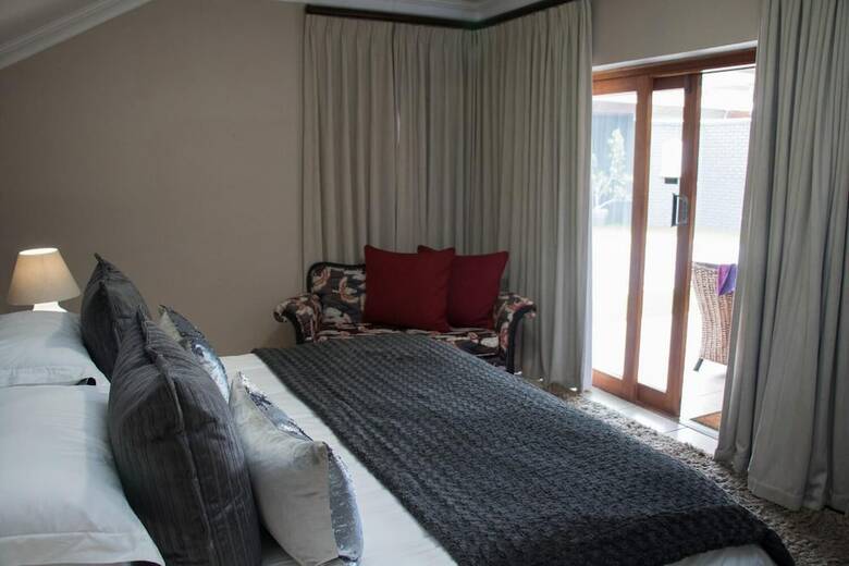 Hotel A Queenslin Guesthouse