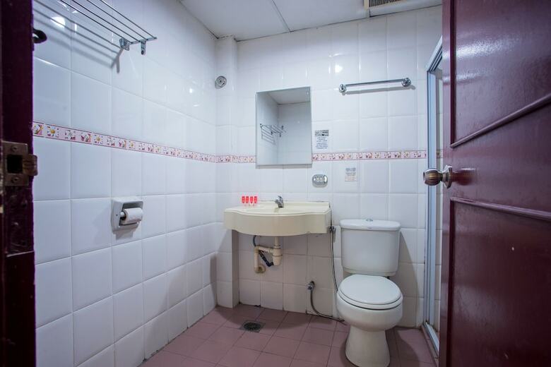 Oyo 89580 Carlton Star Hotel