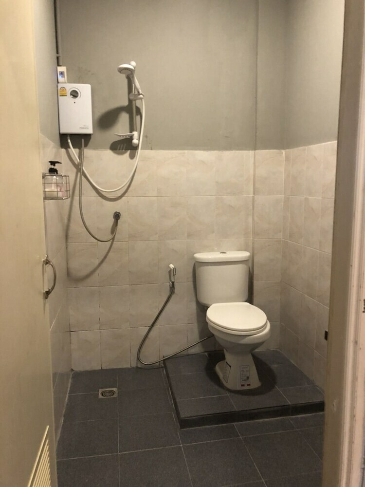 Hostal Holiday Station Hostel