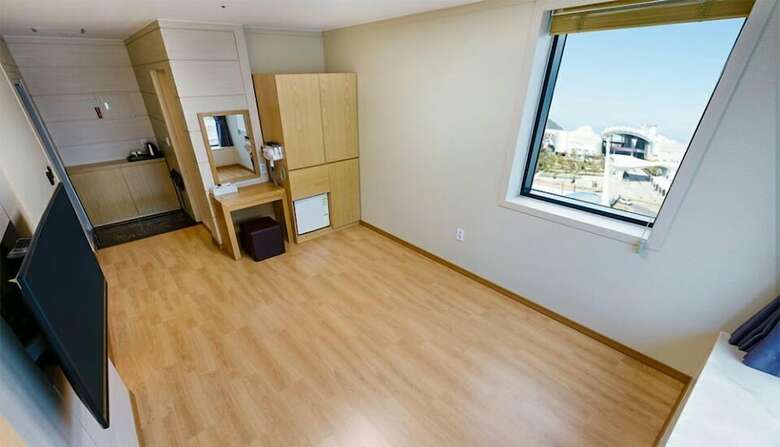 Hostal Paulownia Hostel & Guest House