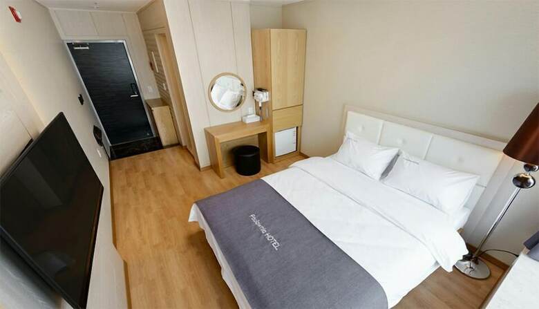 Hostal Paulownia Hostel & Guest House