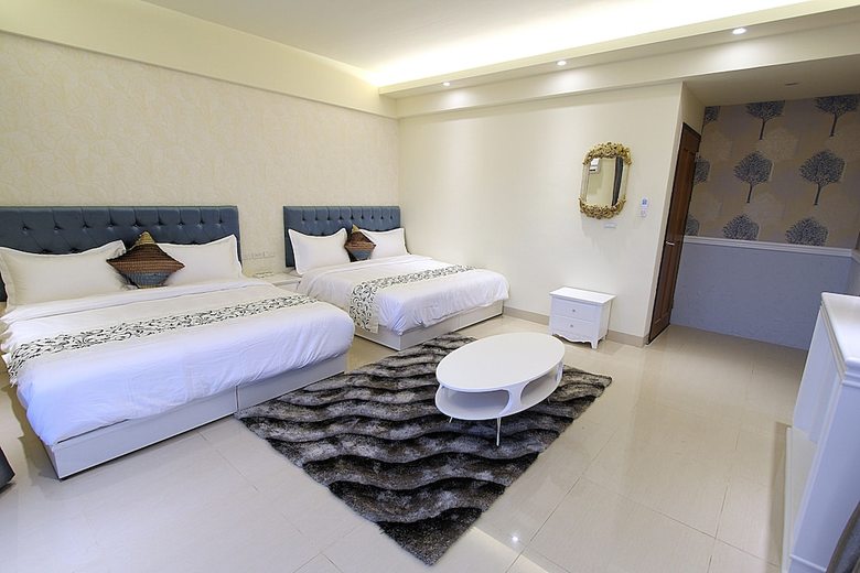 Hotel V-house