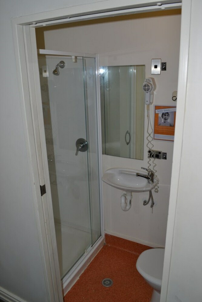 Hostal Nomads Auckland Backpackers