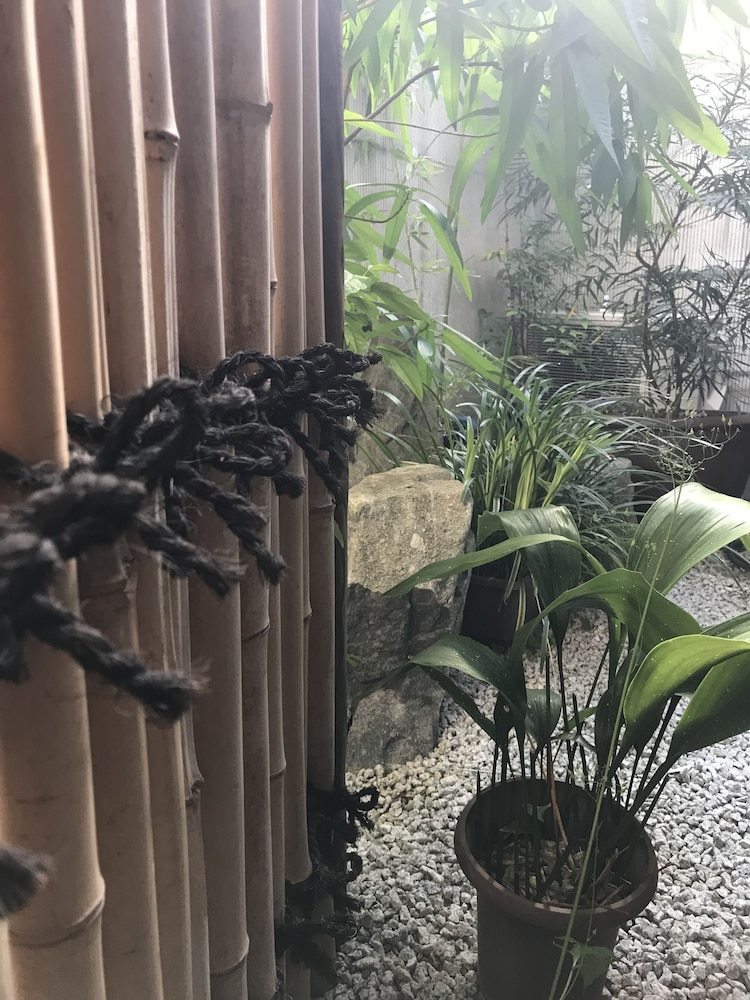 Hotel Waraku House